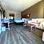 Quality Inn & Suites Near Six Flags - Austell