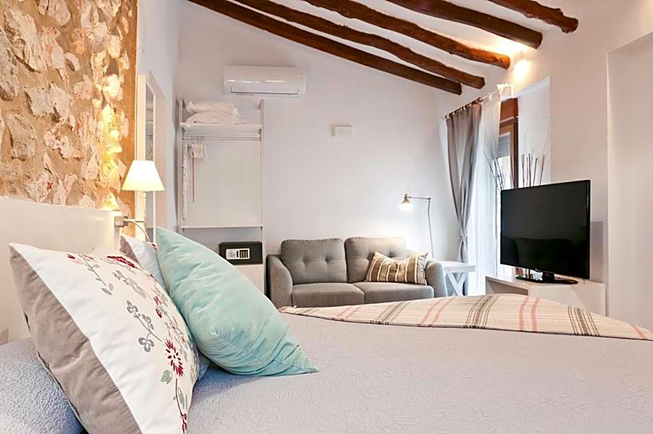 Cases Noves - Boutique Accommodation - Adults Only