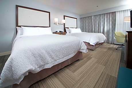 2 Queen Beds Nonsmoking
