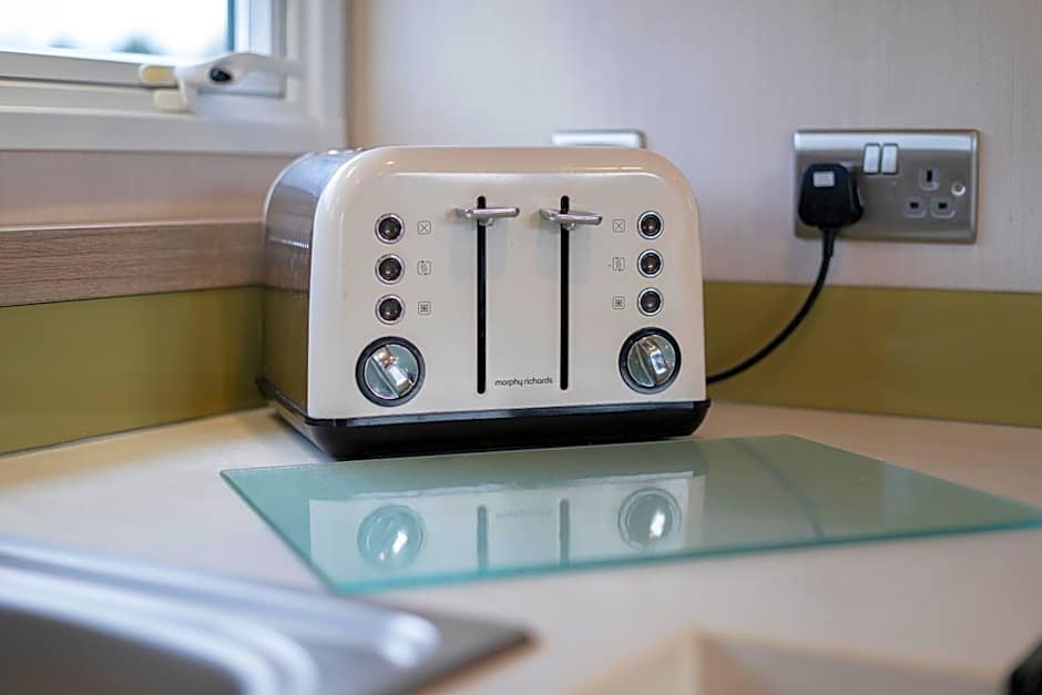 ELVIS, King Of The Caravans, 6 Berth