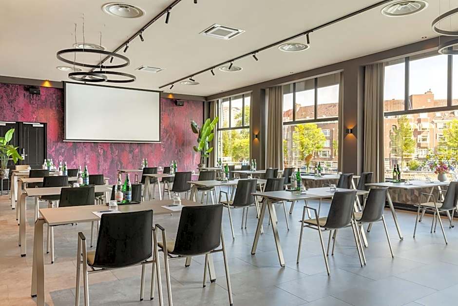 Apollo Hotel Amsterdam, a Tribute Portfolio Hotel