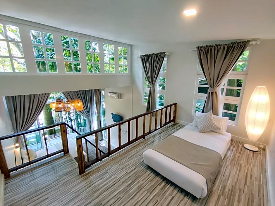 Photo 1 of 10 of Executive Suite, River View