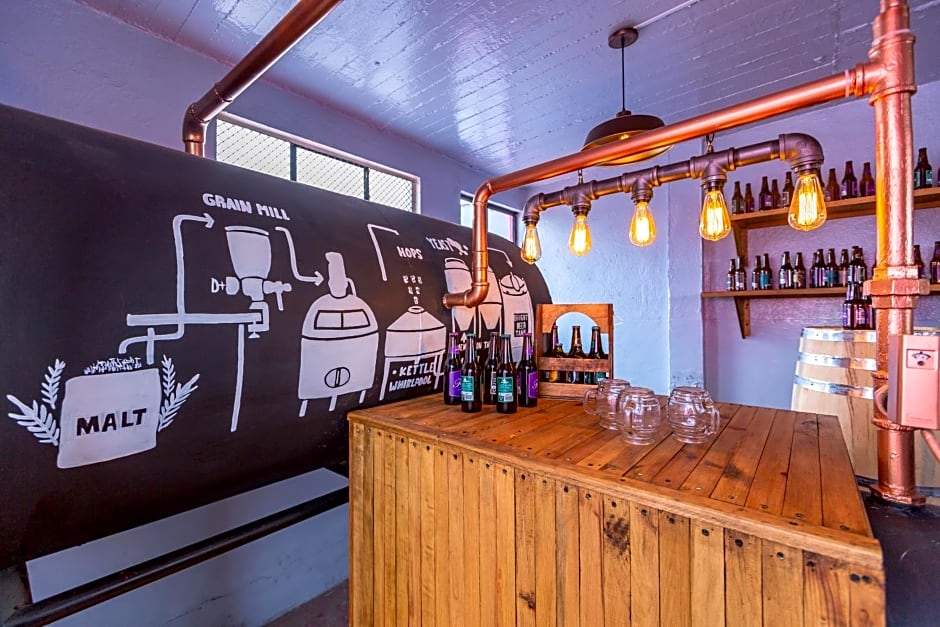 Mala Vecindad Beer Hotel