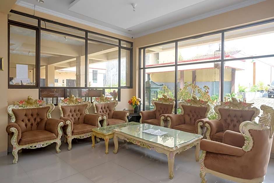 RedDoorz at H&W Hotel Solo