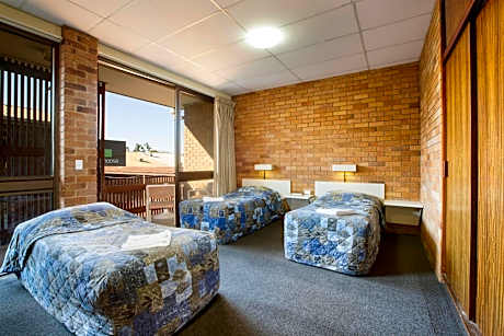 Economy Family Room