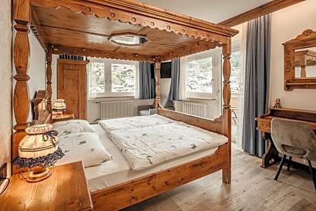 Triple Room with Balcony