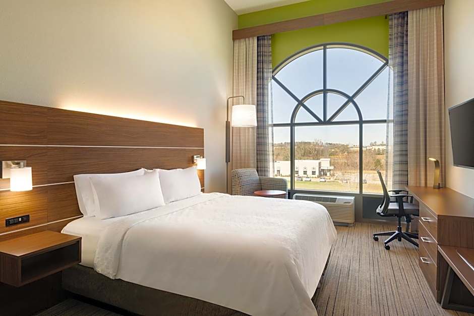Holiday Inn Express Hotel & Suites Opelika Auburn By IHG