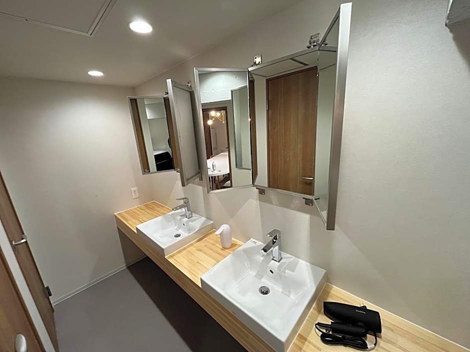 MANGA ART HOTEL, BAKUROCHO