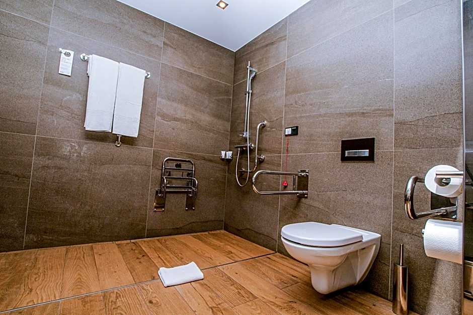 AC Hotel by Marriott Wroclaw