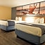 Days Inn & Suites by Wyndham Merrillville