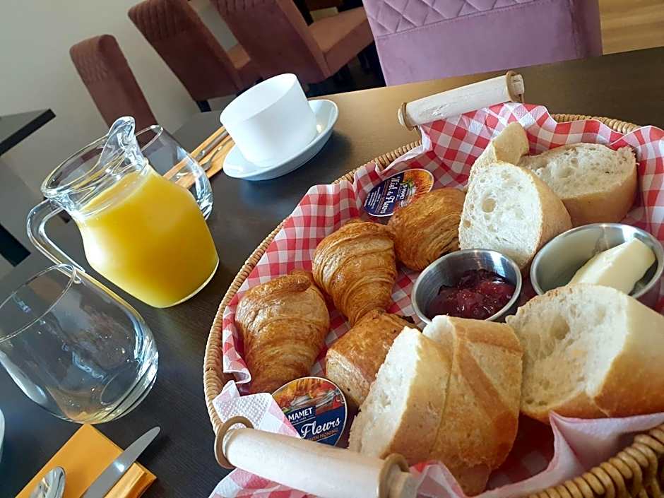 Logis Hôtels et restaurant La Pause Rn7