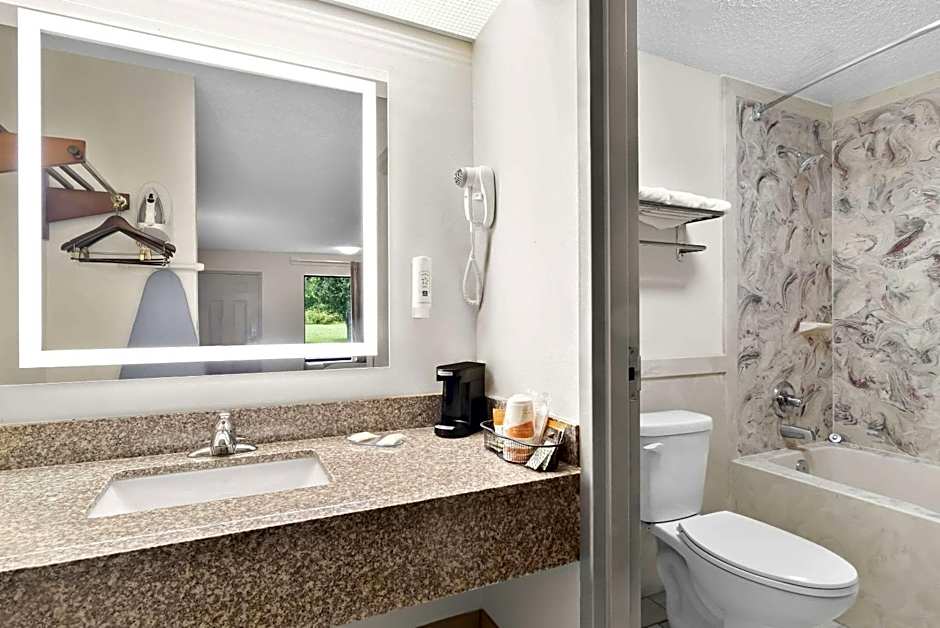 Quality Inn Russellville