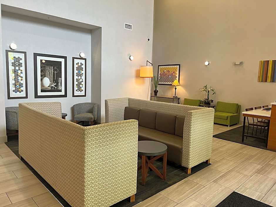 Holiday Inn Express Hotel & Suites Panama City-Tyndall By IHG