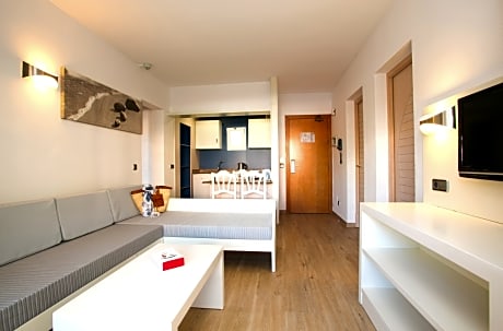 THREE  BEDROOMS 8 ADULTS