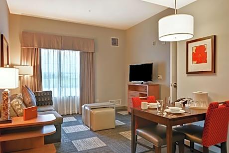 One-Bedroom King Suite - Non-Smoking
