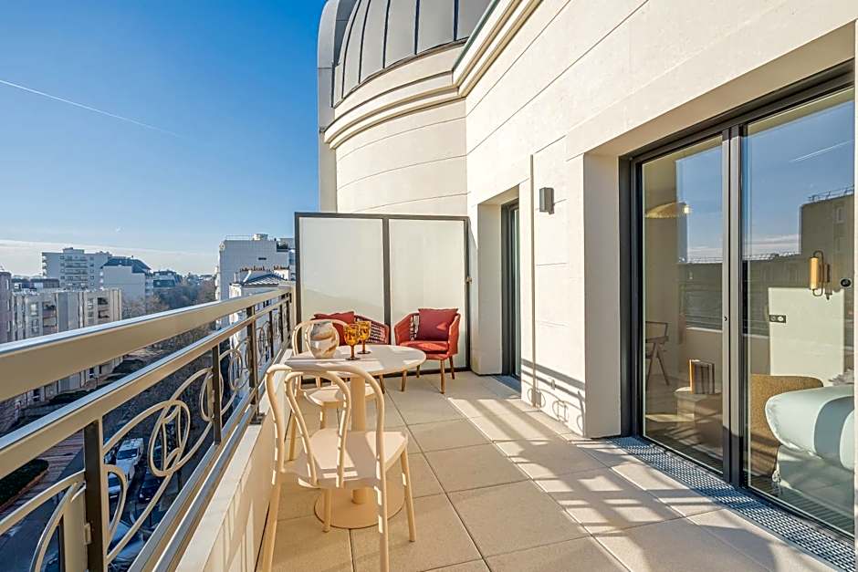 Yuna Porte-Maillot - ApartHotel