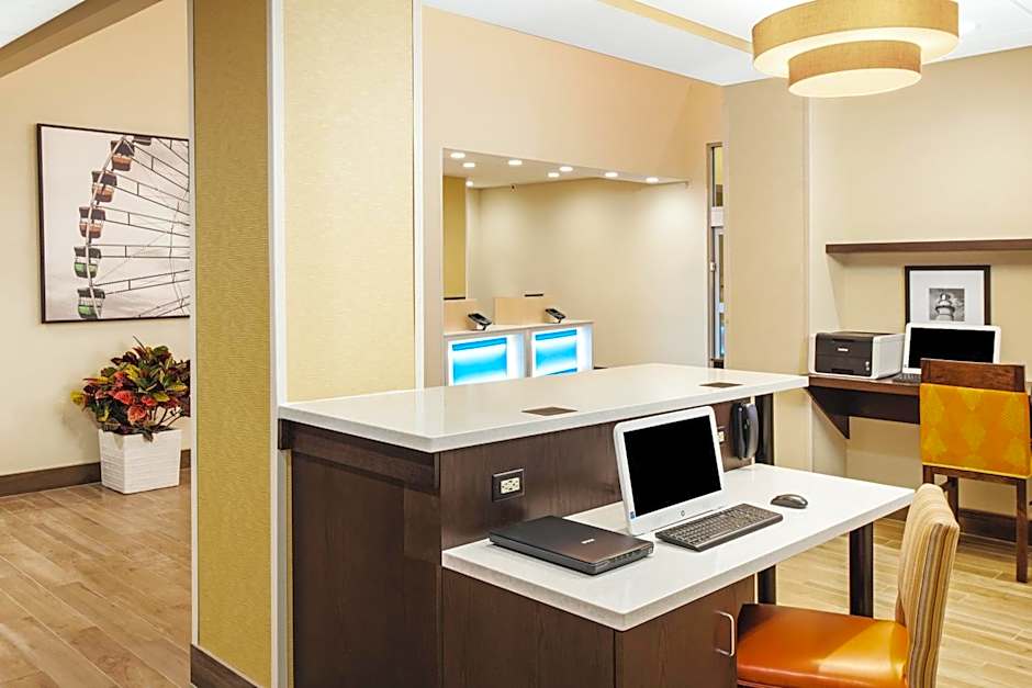 Holiday Inn Express & Suites Sandusky By IHG