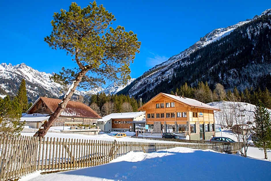 Berghotel Gadmer Lodge - dein Zuhause in den Bergen am Sustenpass im Berner Oberland