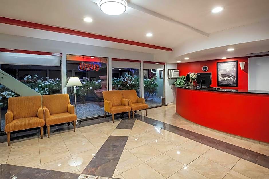 Travelodge by Wyndham Red Bluff South of Redding