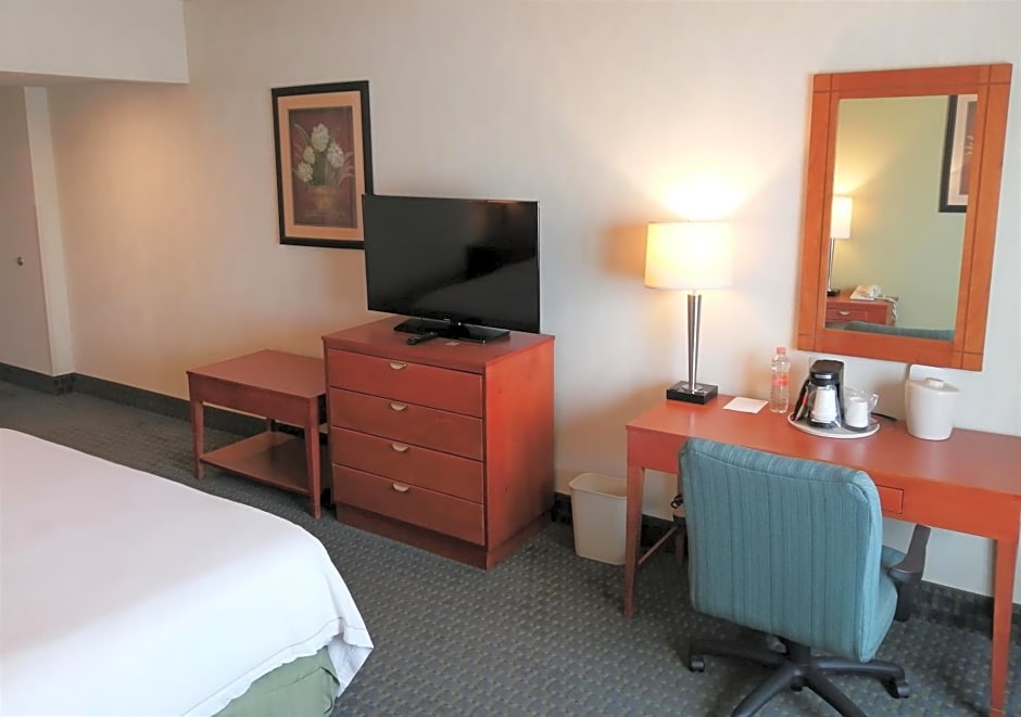 Holiday Inn Express & Suites Toluca Zona Aeropuerto By IHG