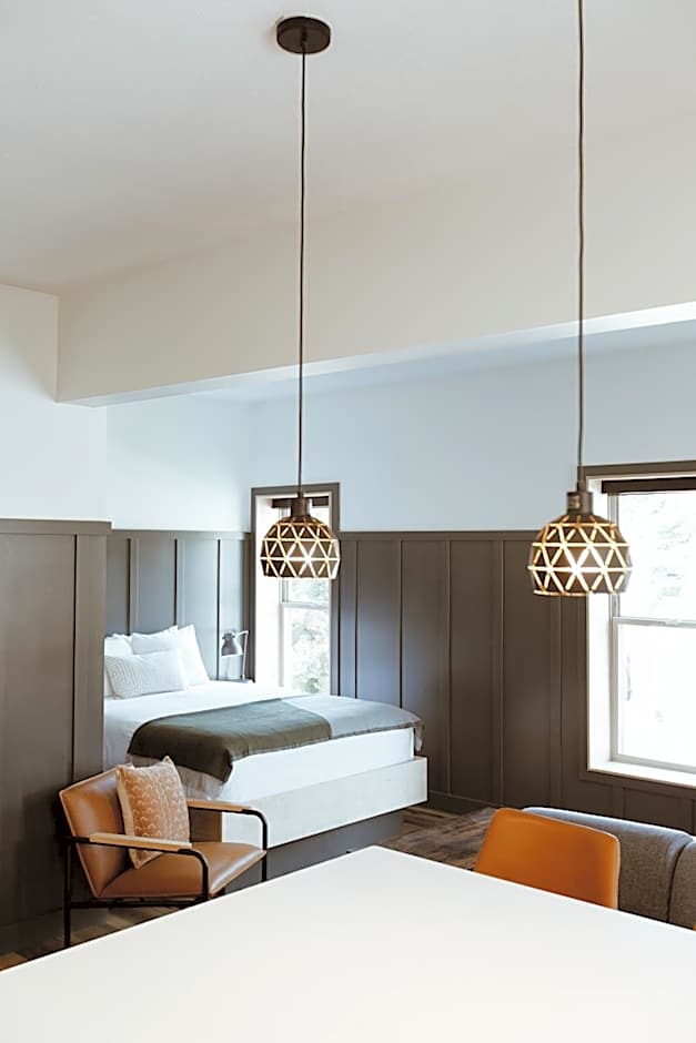 The Flying Steamshovel Inn