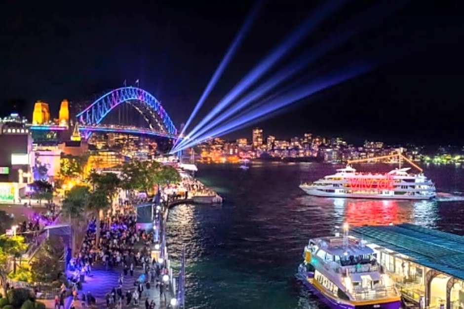 Cozy Double Room - Central Spot - Shared Bathroom