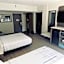 La Quinta Inn & Suites by Wyndham Atlanta Roswell