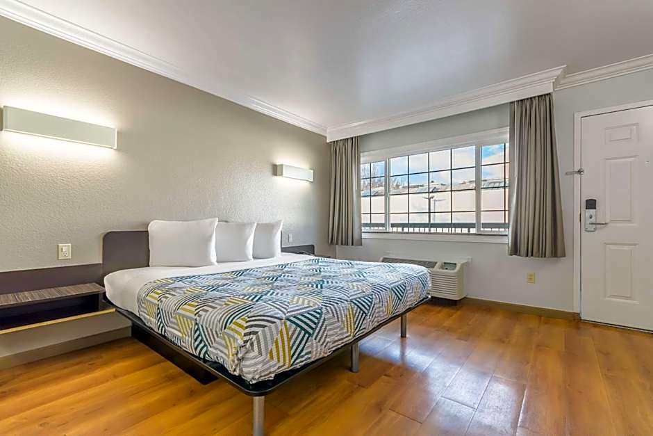 Motel 6-San Jose, CA - Convention Center