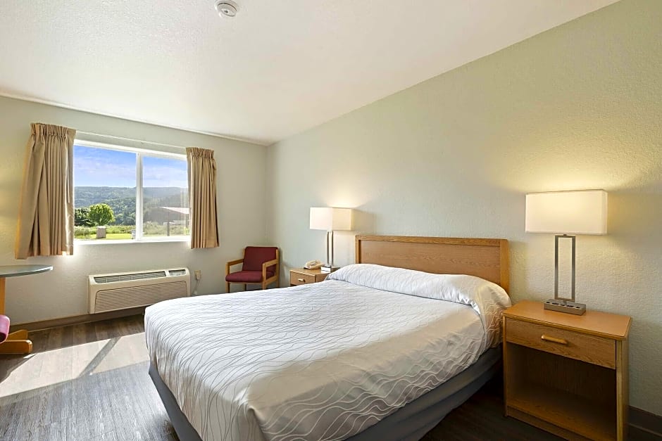 Garibaldi Inn at the Bay