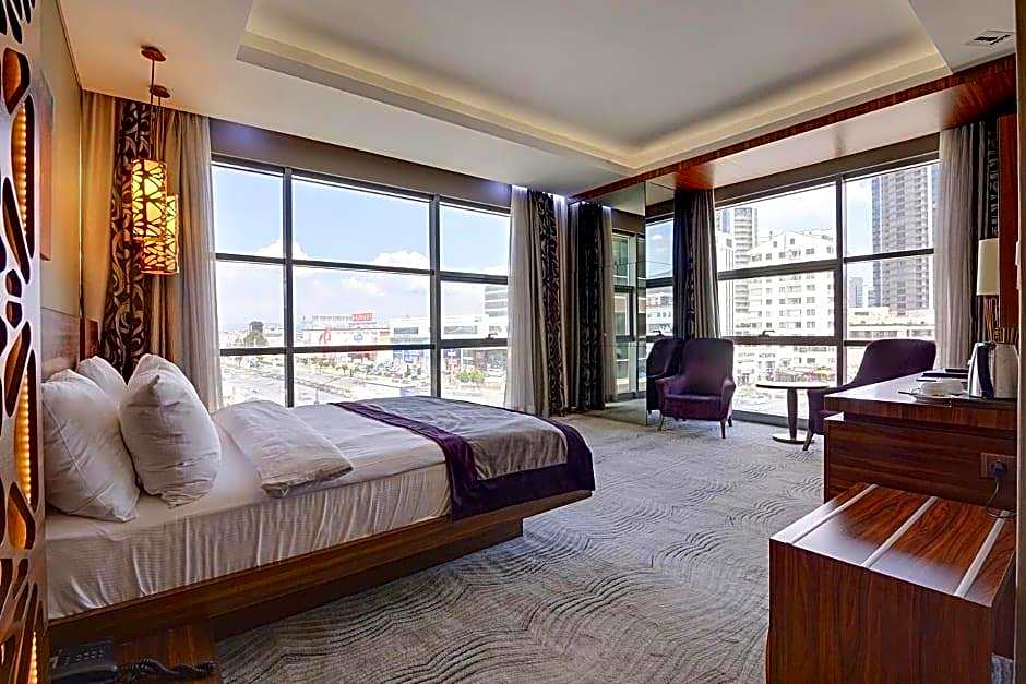 Gold Majesty Hotel