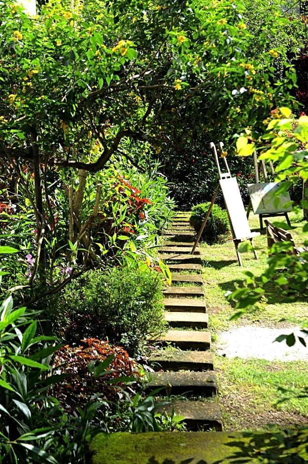 Stop and Go Boutique Hotel Since 1982