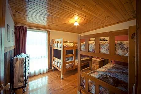 Three-Bedroom Cottage - Cedar Lodge