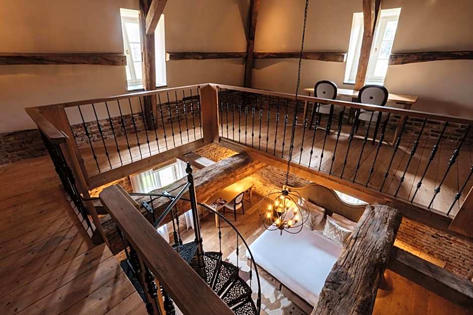 Photo 1 of 4 of Suite, Tower