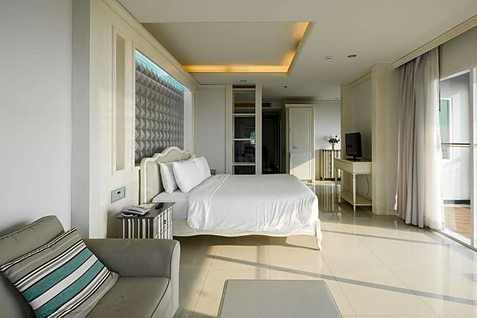 Photo 1 of 10 of Suite, South Wing, High Floor