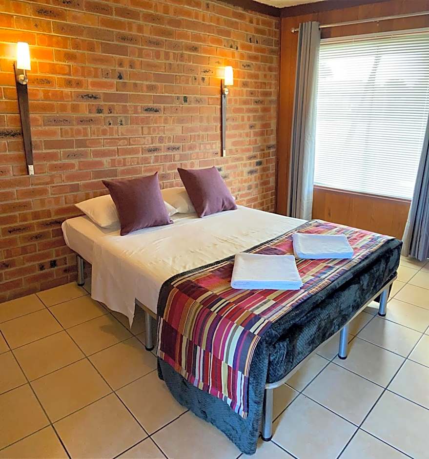 PROSERPINE MOTOR LODGE