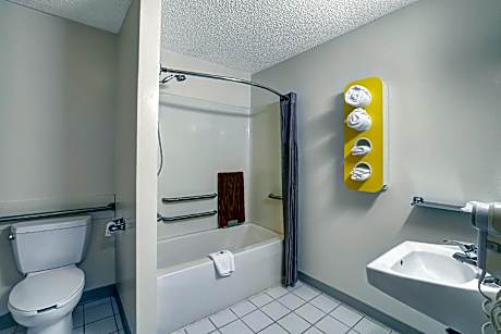 1 King Bed | Mobility Accessible Tub, Nsmk