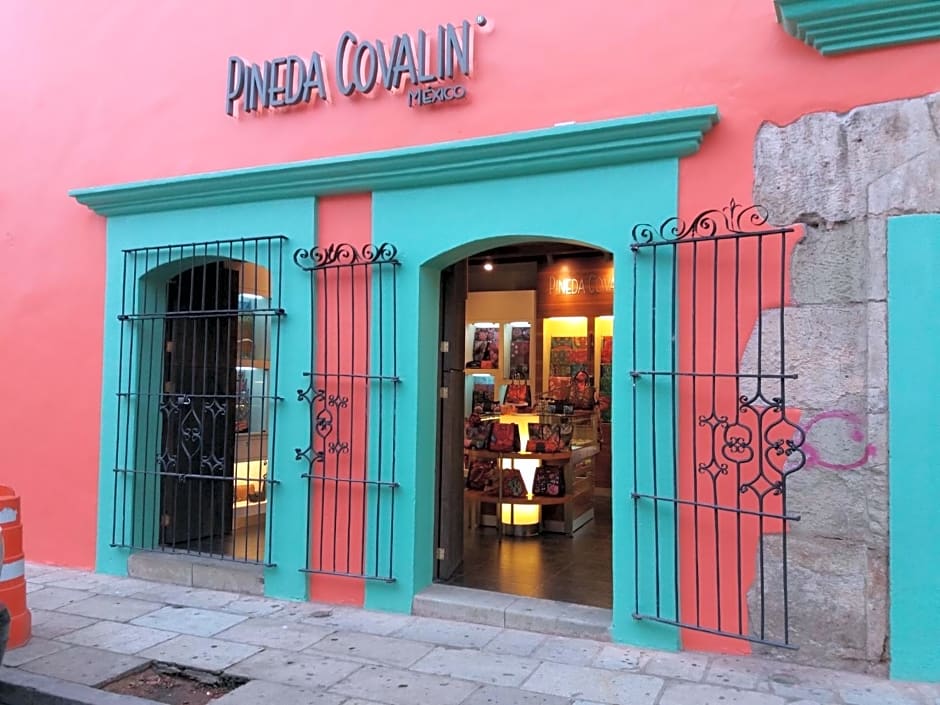 Hotel Siglo XVII Art Gallery