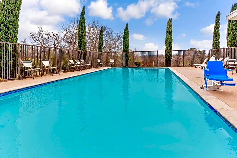 La Quinta by Wyndham Gonzales TX