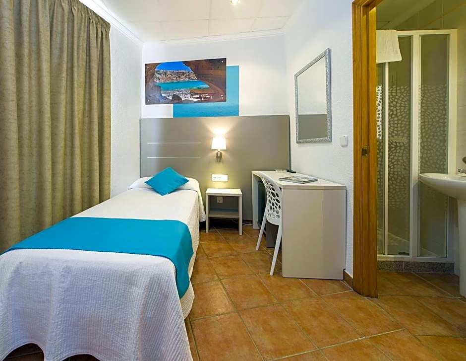 Hostal Adelino