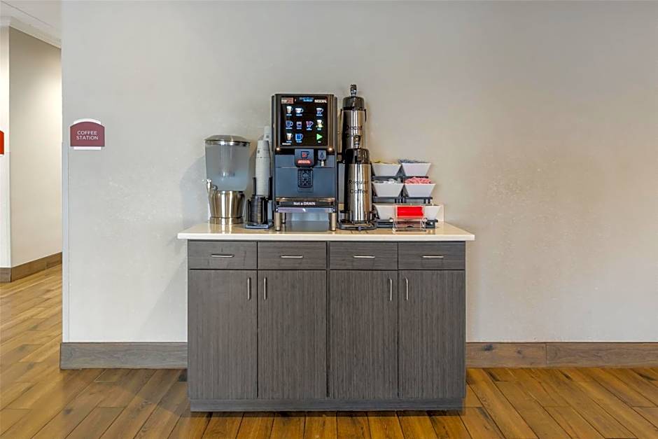 Best Western Plus Elizabethtown Inn & Suites