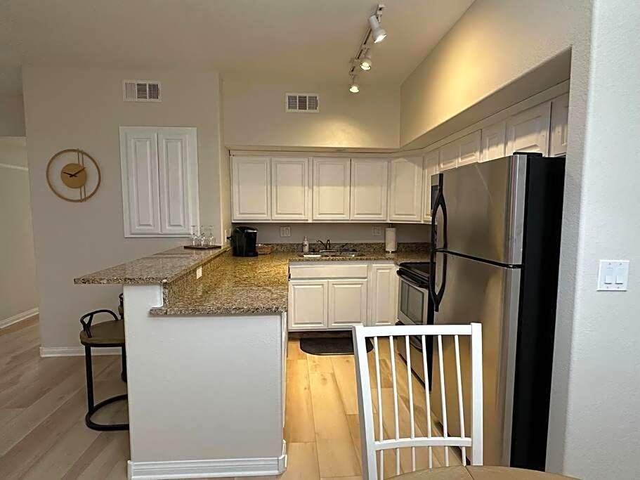 Mesquite Retreat 2 Bd Condo by Cool Properties LLC