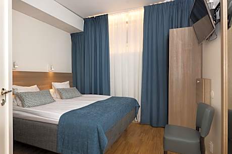 Double or Twin Room with Private Bathroom