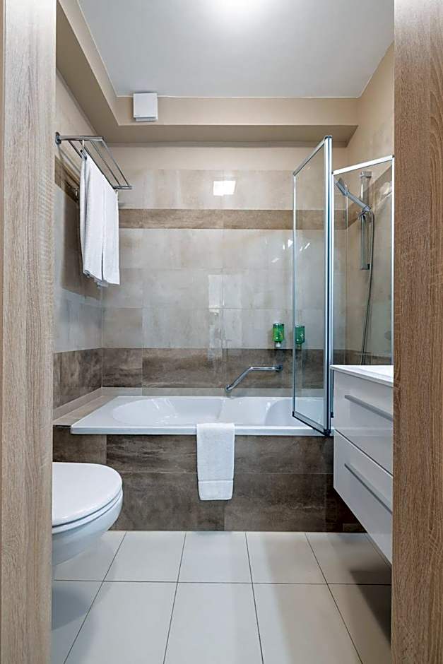 Silver Crown Hotel & Residence, Palace Quarter
