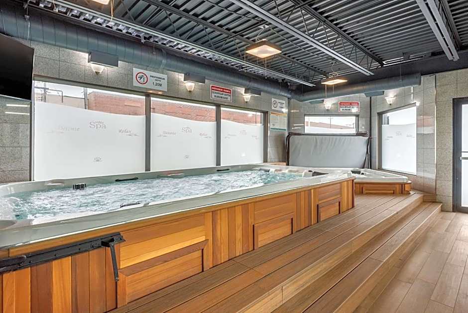 Quality Hotel Dorval Aeroport