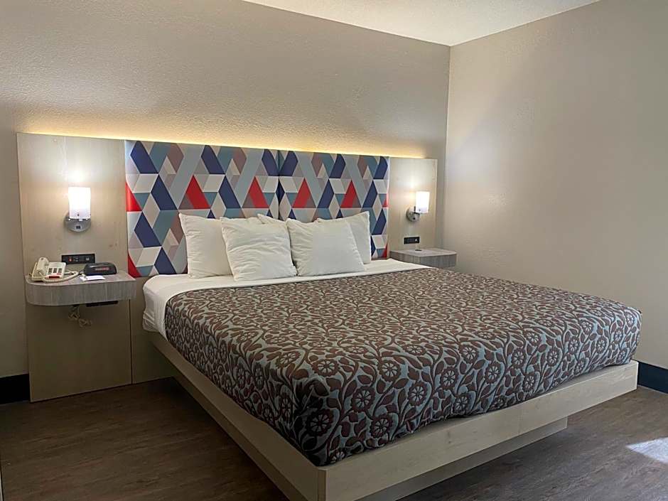 Days Inn & Suites by Wyndham Peachtree Corners/Norcross