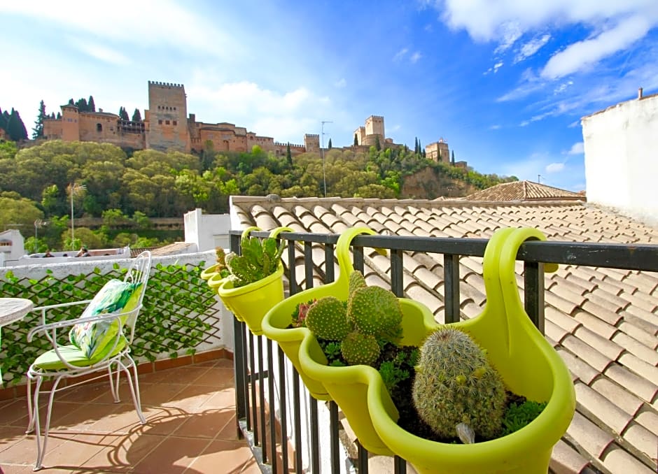 Paseo De Los Tristes