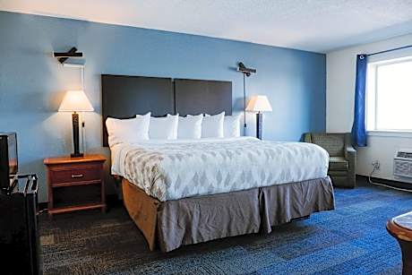 1 King Bed Suite Non-Smoking