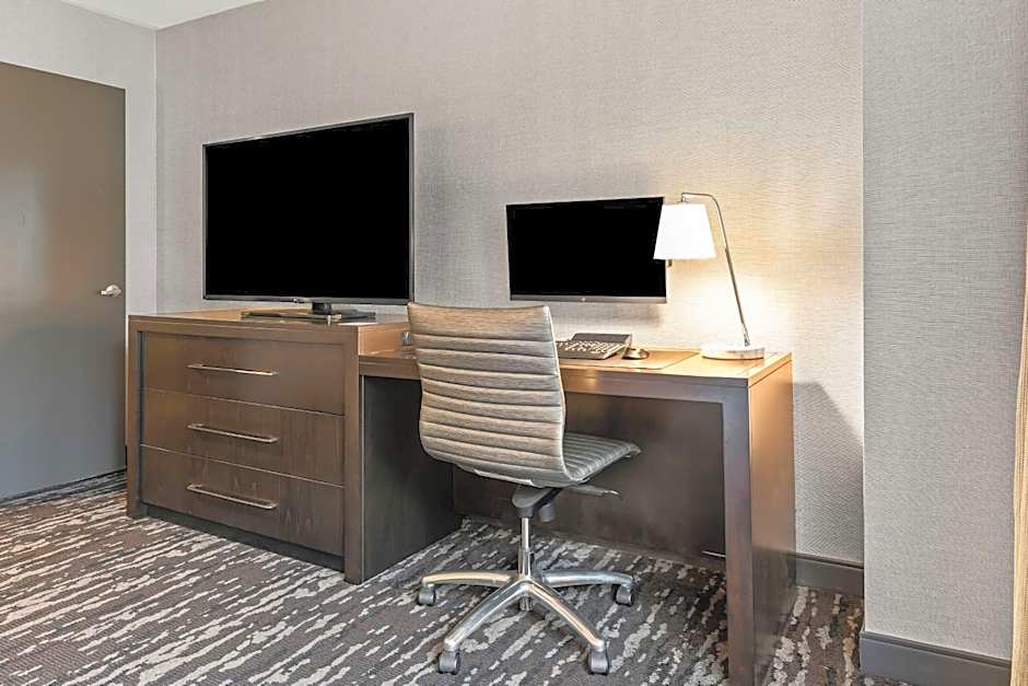 Embassy Suites By Hilton Crystal City - National Airport