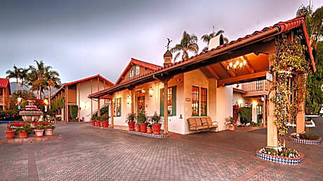 Deluxe Queen Queen, Guest room, 2 Queen, Courtyard view