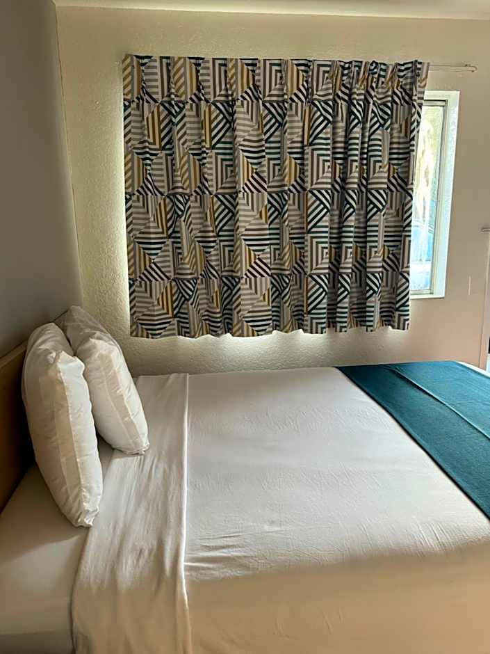 Motel 6-Stanton, CA
